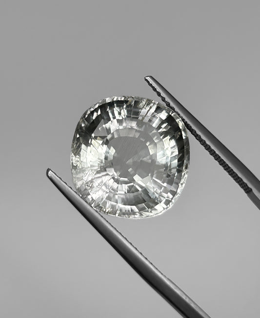 Escapolita Incolora 13,76 Quilates