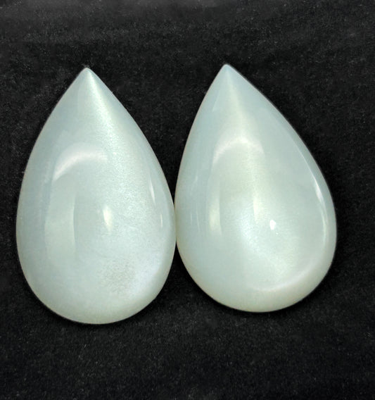 Adularia (Pareja) 116,76 Quilates