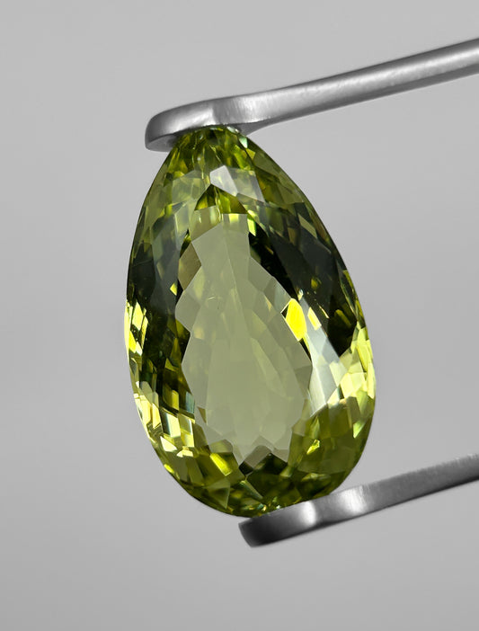 Fibrolita 22,21 Quilates Sri Lanka