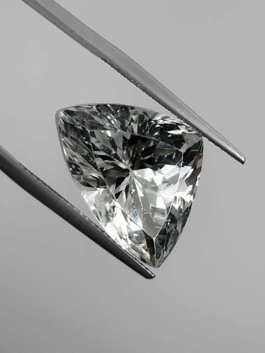 Espodumena Incolora 19,28 Quilates