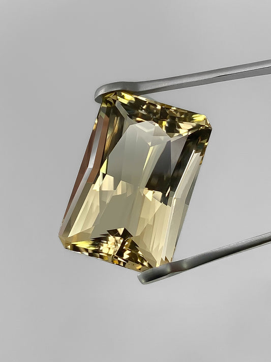 Escapolita Amarilla (Mozambique) 40,83 Quilates