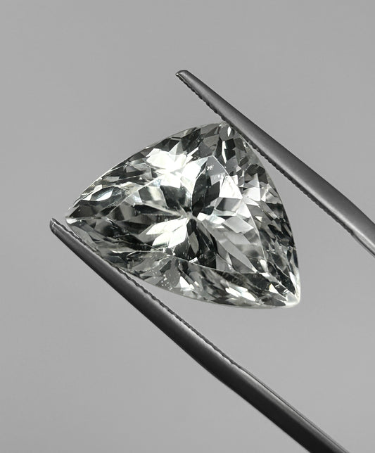 Espodumena Incolora 19,28 Quilates