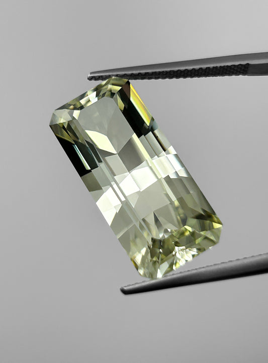 Espodumena 22,85 Quilates